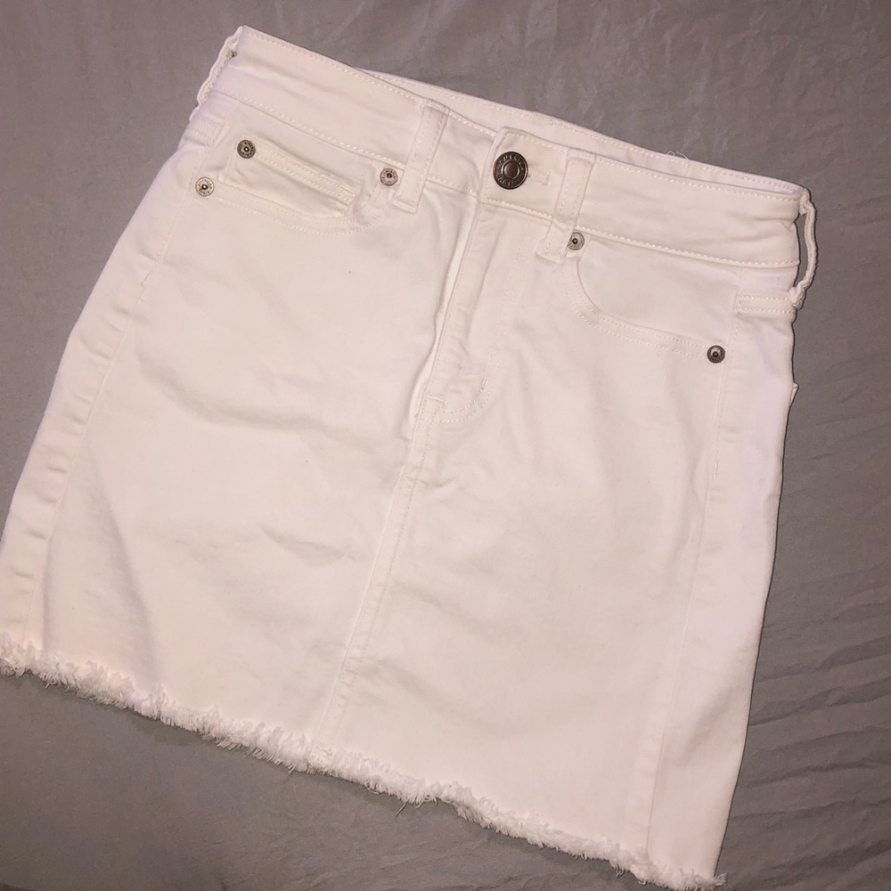 American eagle white denim skirt! Barley worn